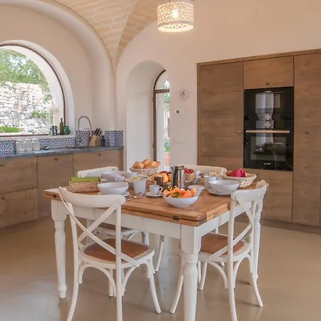 Cantalanotte Luxury Trulli Villa *